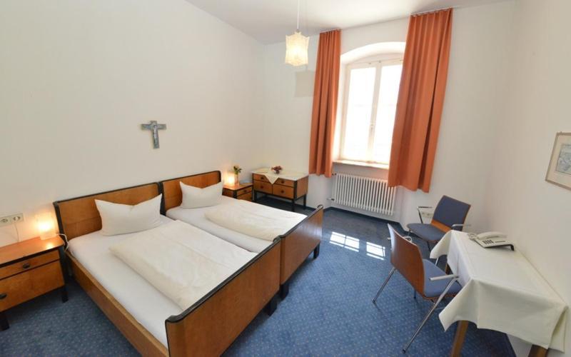 Tagungshaus Im Kloster Neresheim Hotell Exteriör bild