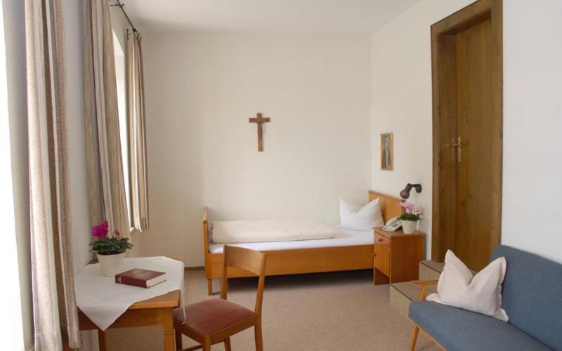 Tagungshaus Im Kloster Neresheim Hotell Exteriör bild