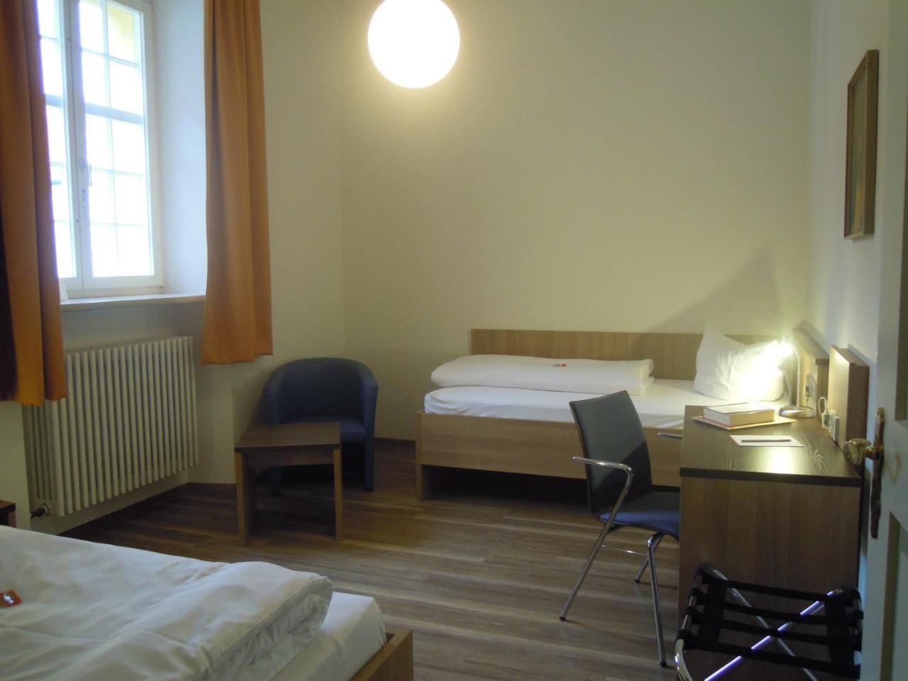 Tagungshaus Im Kloster Neresheim Hotell Exteriör bild