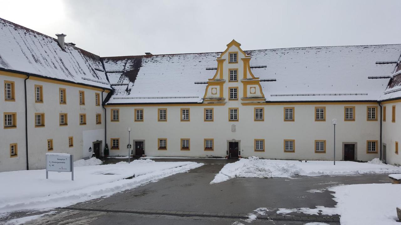 Tagungshaus Im Kloster Neresheim Hotell Exteriör bild