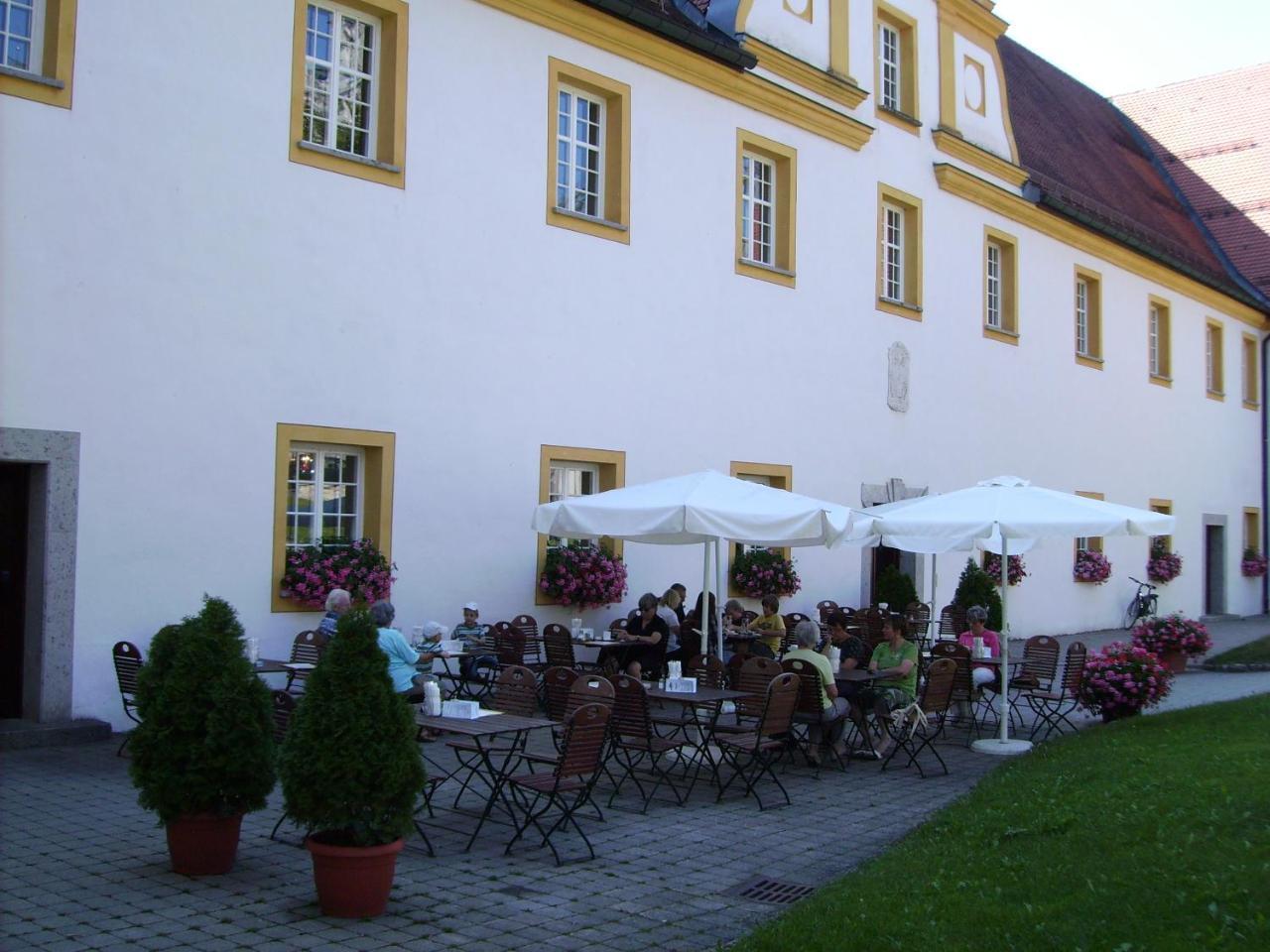 Tagungshaus Im Kloster Neresheim Hotell Exteriör bild